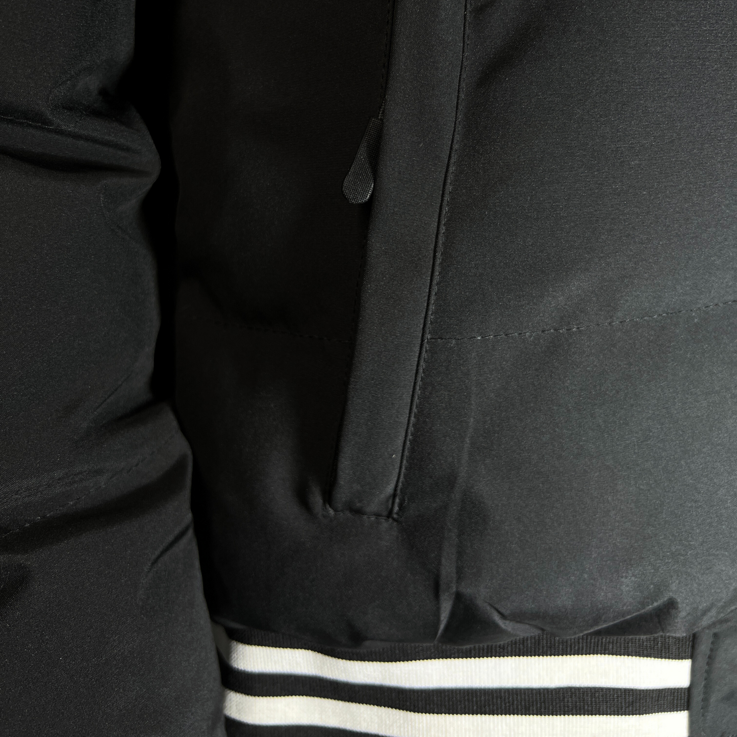 Chaqueta Unisex BMH232315-NEGRO 50% OFF